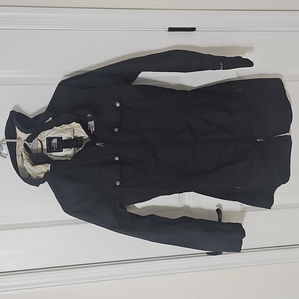 Vintage North Face Windbreak Jacket With Hood. Great Condition Size Women's  S